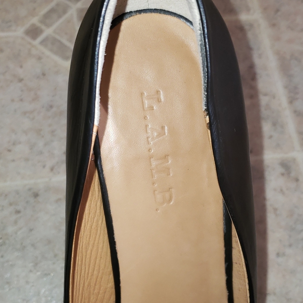 L.A.M.B. real leather wedge platform pumps. EUC SIZE 9.5 - Picture 6 of 10